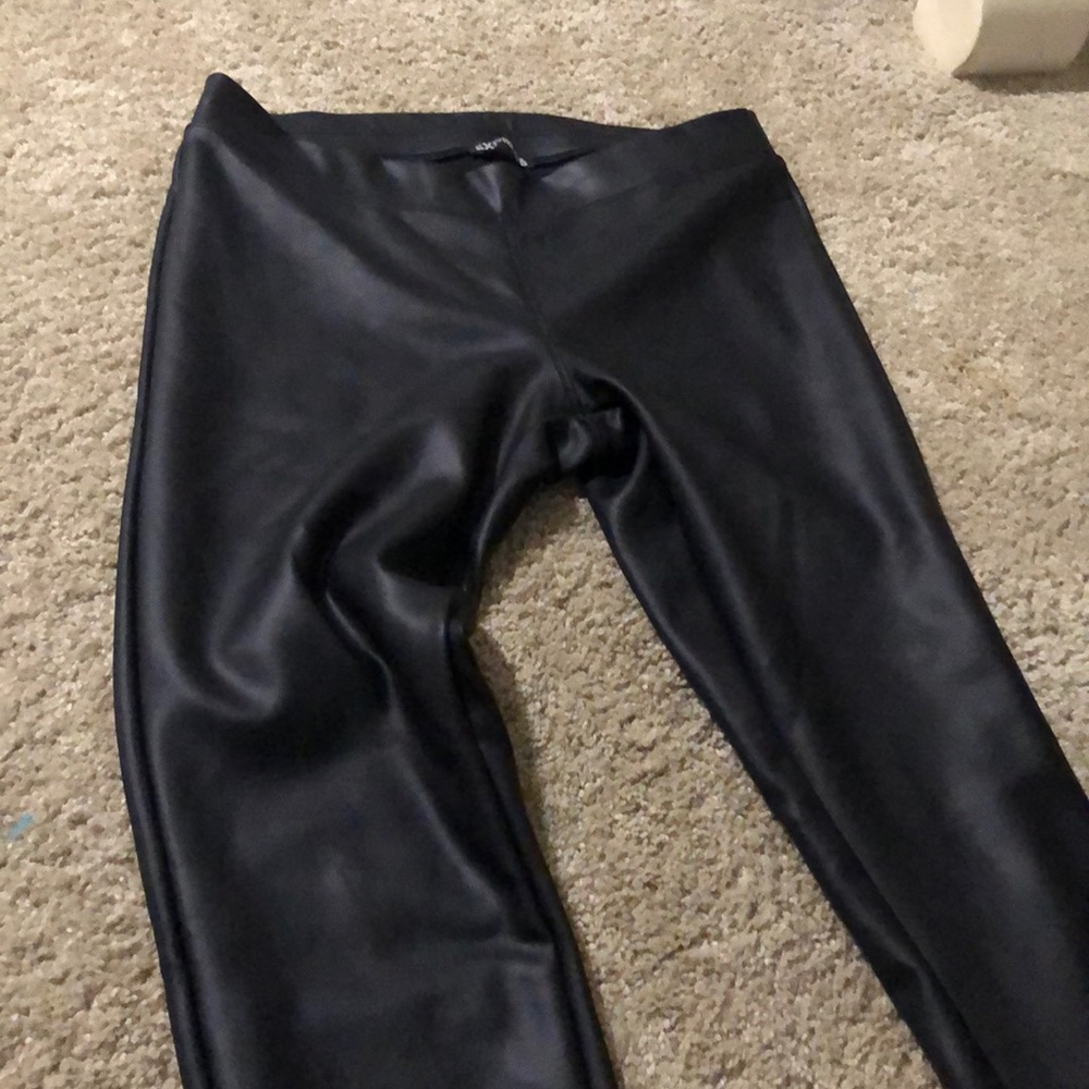Black leggings, leather look leggings